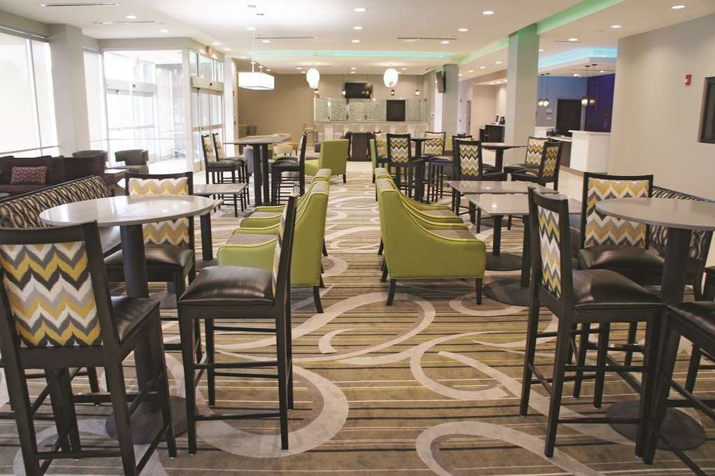La Quinta By Wyndham Mcallen Convention Center Hotel McAllen